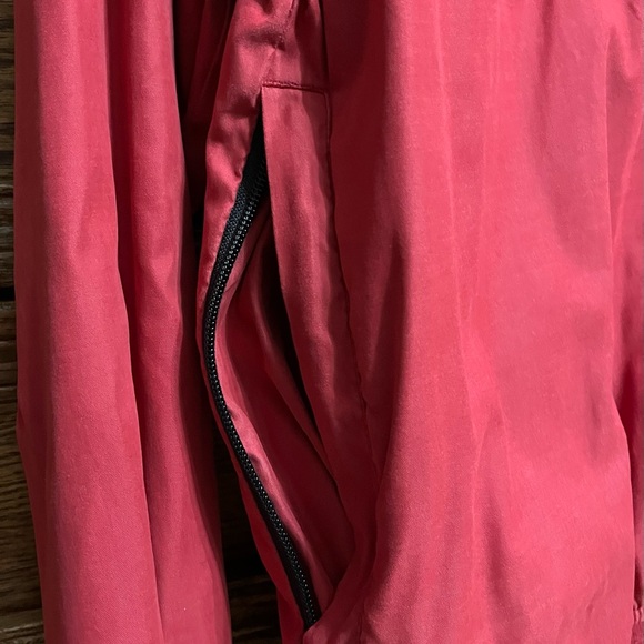 Izod XFG(X-Treme Function Golfwear), burgundy V-Neck pullover, size Small - Picture 3 of 9